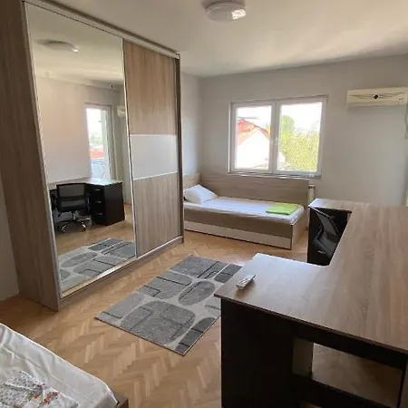 Pleasant Flat In